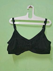 Classic Black Bra for Everyday Comfort