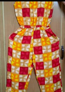 Vibrant Jumpsuit with pockets