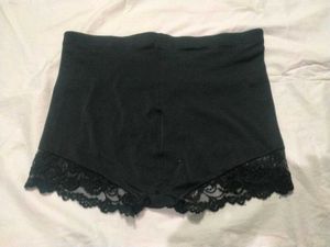 🖤Black Lace Trim Shapewear Shorts