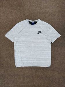 Nike Men's Grey Striped T-Shirt