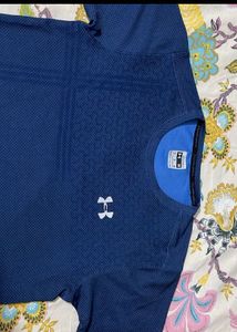 Under Armour Active wear Blue T-Shirt