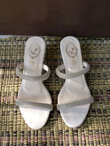❌PRICE DROP❌Heel For Women[22cm In Feet Lenght]