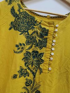 Women Yellow Printed Rayon Kurta
