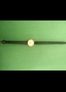 Classic Black Leather Strap Watch(not working)