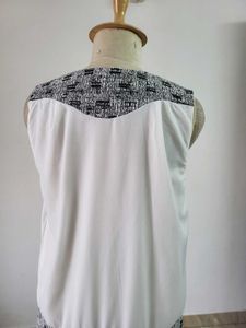 Chic Sleeveless Dress Length 34 Inches