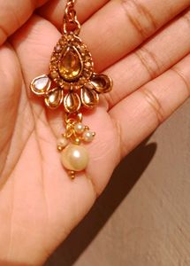 Elegant Gold-Tone Pearl Necklace