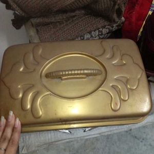 Vintage Gold Tone Carrying Case
