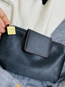 Black Pouch by master colors