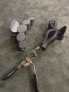 Eyelash Curler & Hair Clips Set