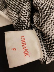 URBANIC Checkerboard Knit Collared Top 🖤✨