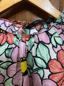 Zara Basic Floral Print Top