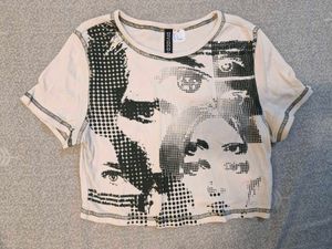 H&amp;M Graphic Print Cropped T-Shirt