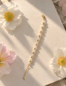 Chic Pearl and Gold Beaded Bracelet