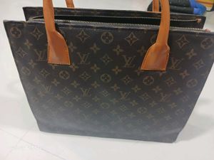 lv bag with brand logo mirror copy free delivery