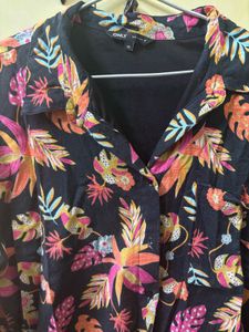 Vibrant Tropical Print Button-Up Shirt