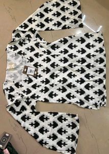 Nishorama Amani Bell Sleeves Kurti