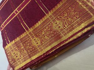 Elegant Maroon Saree with Gold Border &amp; Blouse