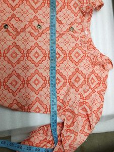 2 Women's Kurtas L(37) B(20)