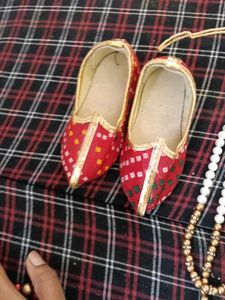 Red Ethnic Mojari with Pearl Necklace