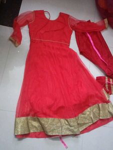 Gorgeous Red &amp; Gold Ethnic Kurta Set