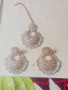 Elegant Kundan Tikka &amp; Earring Set