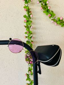 Round Sunglasses with Case