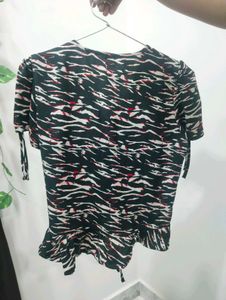 Stylish Printed Puff Sleeve Top