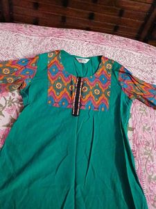 Vibrant Green Kurta with Geometric Sleeves