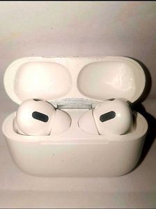 Wireless Earbuds with Charging Case