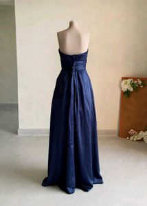 Elegant Navy Blue Strapless Gown ❤️