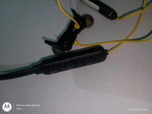 NEW Wireless Bluetooth Headphones neckband