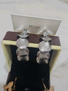 Elegant Pearl Necklace &amp; Earring Set