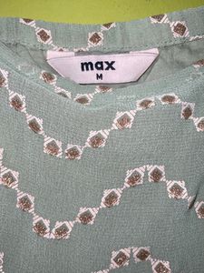 ✨ Max Green Crop Top for Ladies ✨