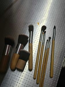 makeup brush