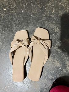 Stylish Bow Detail Flat Sandals