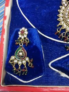 Stunning Necklace Set