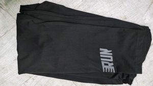 Black Athletic Cropped Leggings