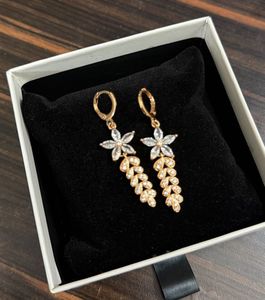4 sets of stylish earrings