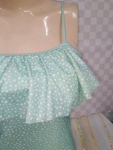 (200)Girls' One-Piece Ruffle Swimsuit