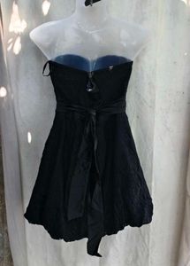 112510. Elegant Black Lace Strapless Dress