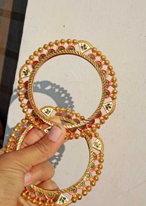 Elegant Gold Tone Bangle Set