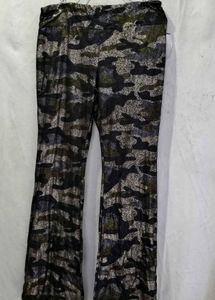 2629. Women's Camouflage Flare Pants