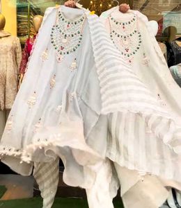 Elegant White Kurta Set with Embellishments