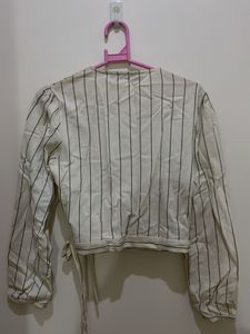 Chic Striped Cropped Blouse