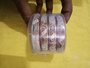 Exquisite Set of 4 Traditional Bangles