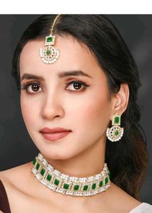 Elegant Emerald & Pearl Jewelry Set