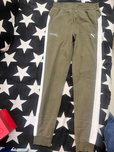 puma Jogger’s green colour