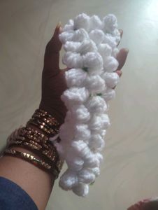 White Flower Jewellery Set