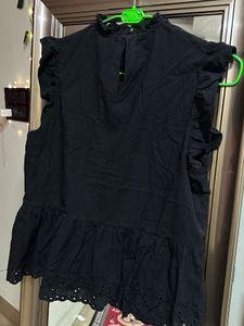 Chic Black Ruffled Top