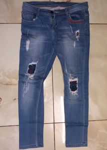 Narrow Jean With Cuts👖🪡